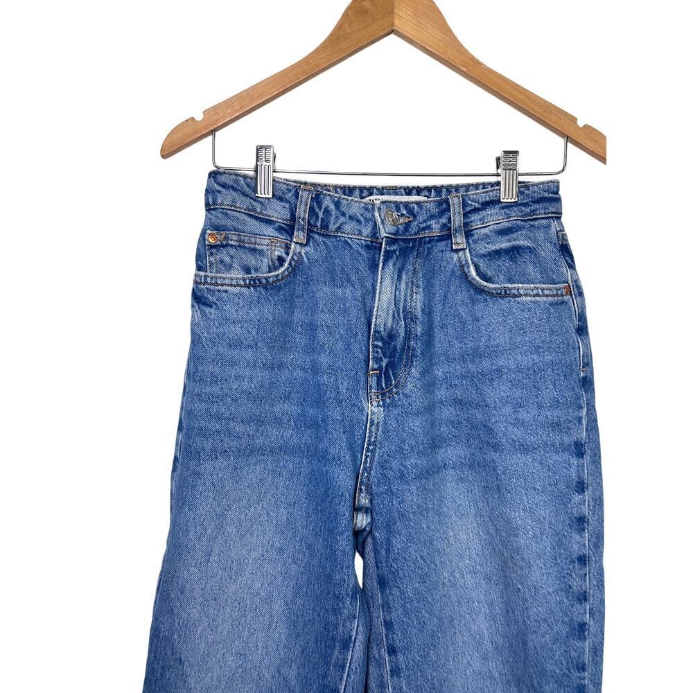 Zara Jeans Straight Leg Raw Hem High Rise Medium Wash Blue Denim size 2 Boho - Picture 2 of 4